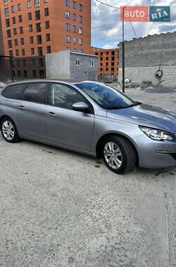 Универсал Peugeot 308 2015 в Остроге
