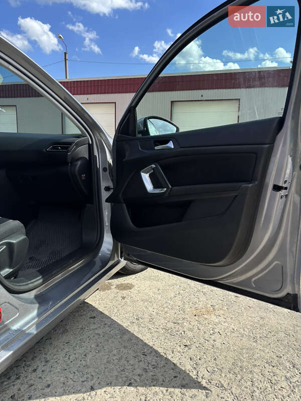 Универсал Peugeot 308 2015 в Остроге