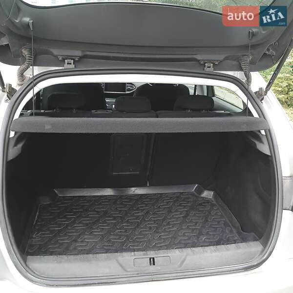 Хэтчбек Peugeot 308 2014 в Луцке фото 10 Хэтчбек Peugeot 308 2014 в Луцке