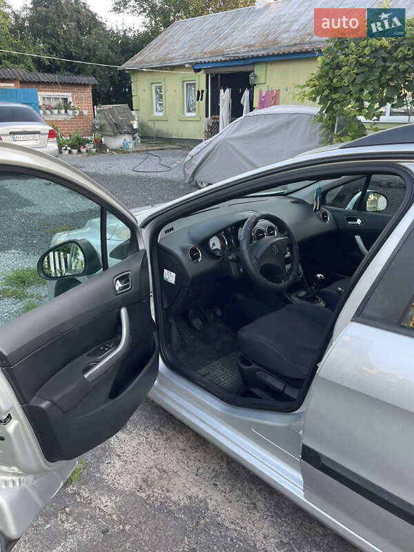 Універсал Peugeot 308 2010 в Млиніві