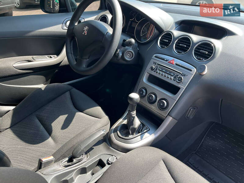 Универсал Peugeot 308 2013 в Кривом Роге