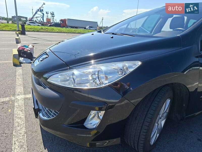 Універсал Peugeot 308 2010 в Львові