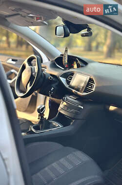 Универсал Peugeot 308 2015 в Никополе