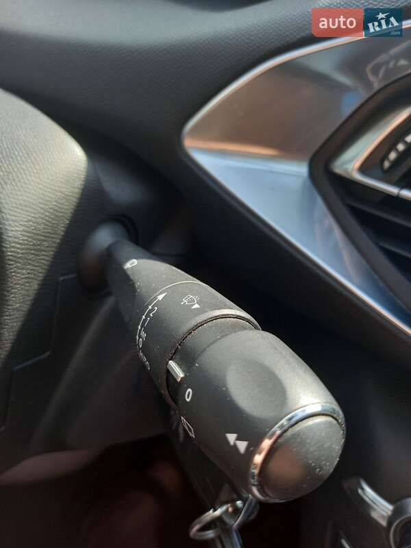 Універсал Peugeot 308 2016 в Чернігові