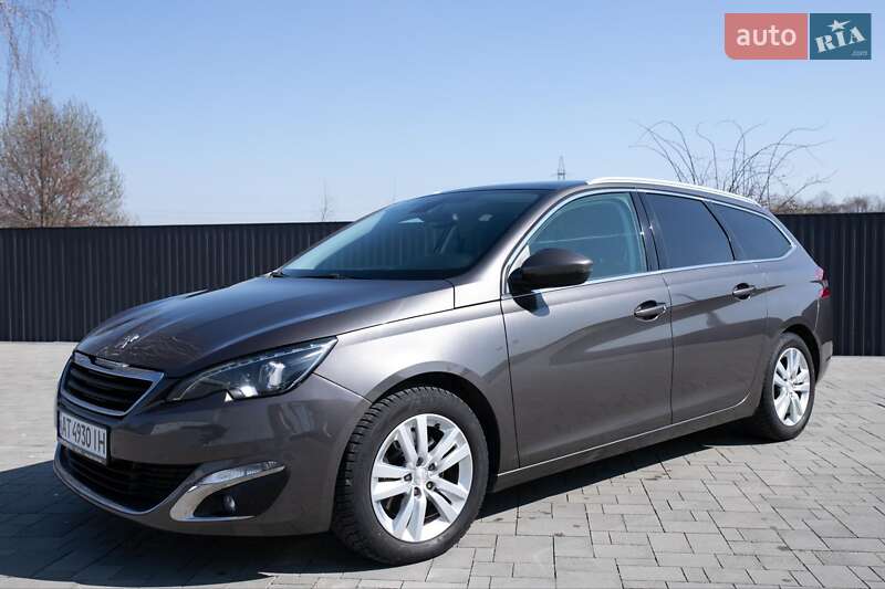 Универсал Peugeot 308 2015 в Брошневе-Осаде