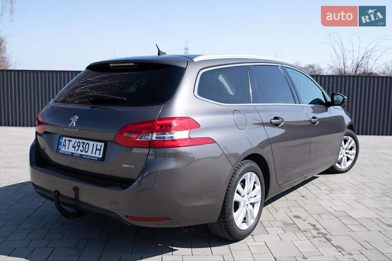 Универсал Peugeot 308 2015 в Брошневе-Осаде