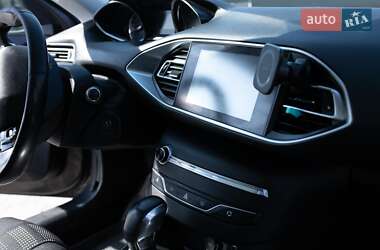 Універсал Peugeot 308 2015 в Брошневі-Облозі