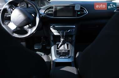 Універсал Peugeot 308 2015 в Брошневі-Облозі