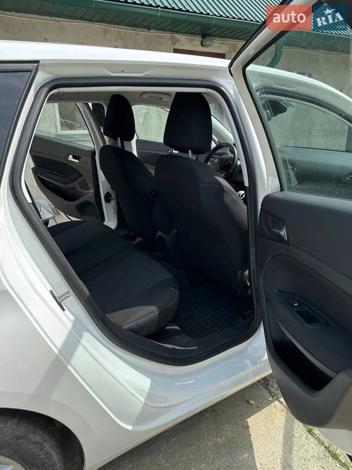 2014 Peugeot 308 - мініатюра 13