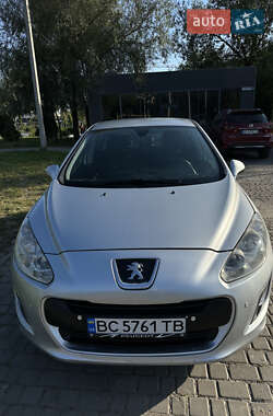 Хэтчбек Peugeot 308 2011 в Львове