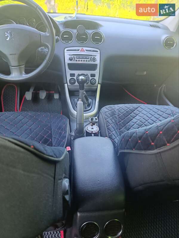 Универсал Peugeot 308 2008 в Бориславе