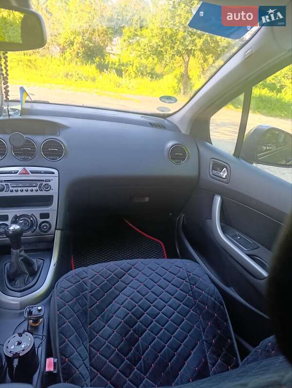 Универсал Peugeot 308 2008 в Бориславе