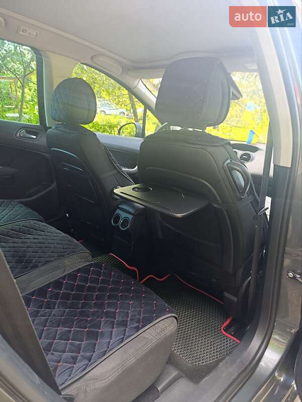 Универсал Peugeot 308 2008 в Бориславе