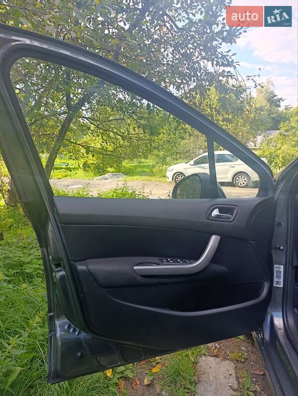 Универсал Peugeot 308 2008 в Бориславе