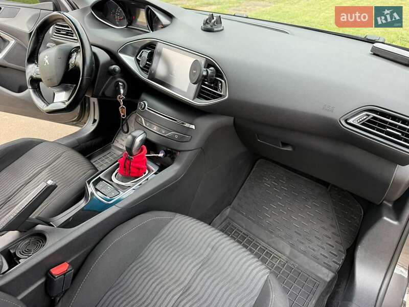 Універсал Peugeot 308 2016 в Ладижині