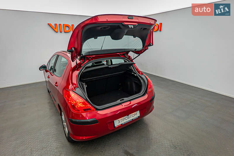 Хэтчбек Peugeot 308 2008 в Киеве