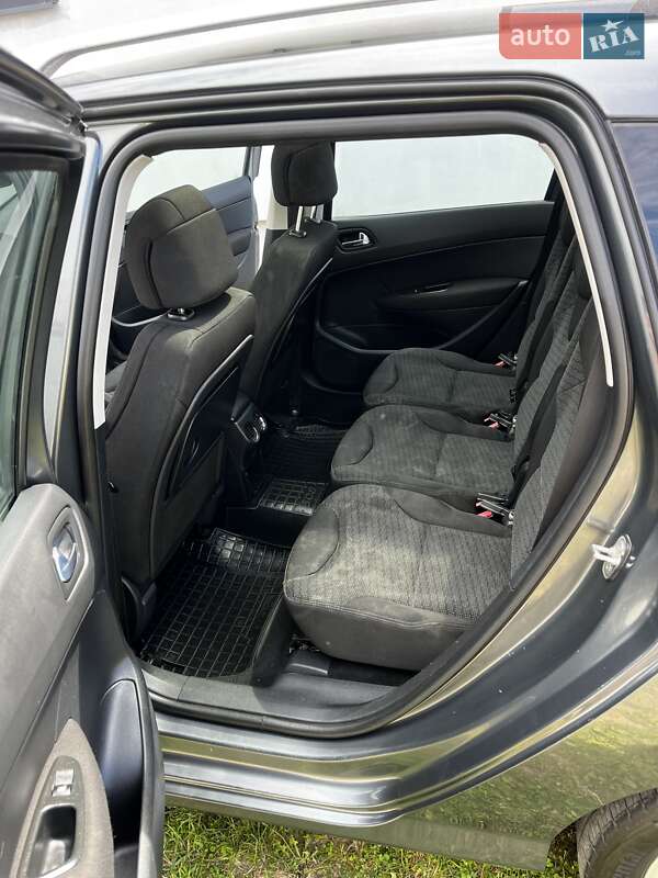 Універсал Peugeot 308 2008 в Ужгороді