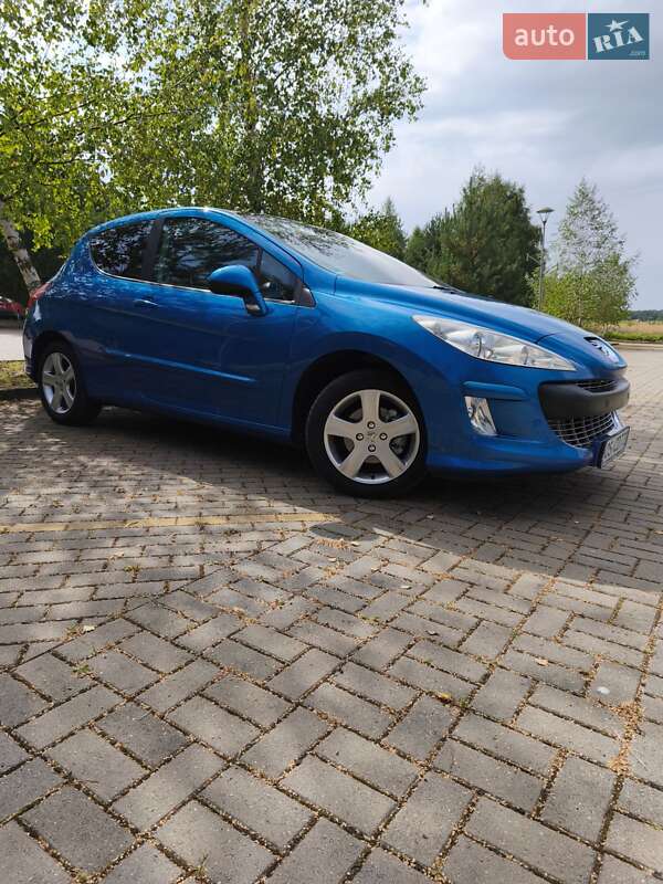 Хетчбек Peugeot 308 2008 в Дрогобичі