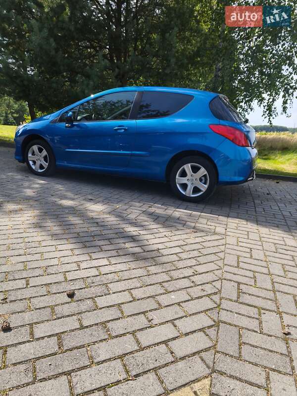 Хетчбек Peugeot 308 2008 в Дрогобичі