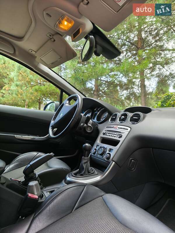 Хетчбек Peugeot 308 2008 в Дрогобичі