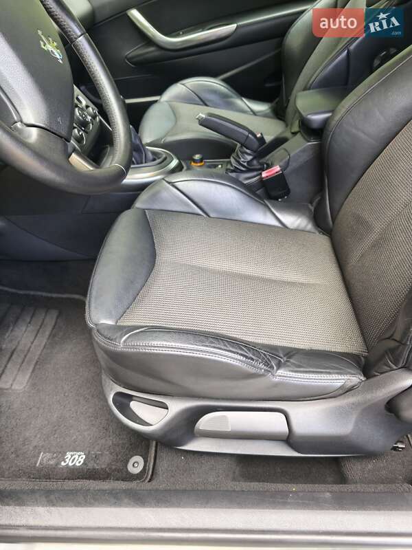 Хетчбек Peugeot 308 2008 в Дрогобичі