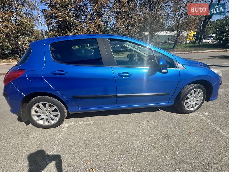 Хетчбек Peugeot 308 2008 в Києві
