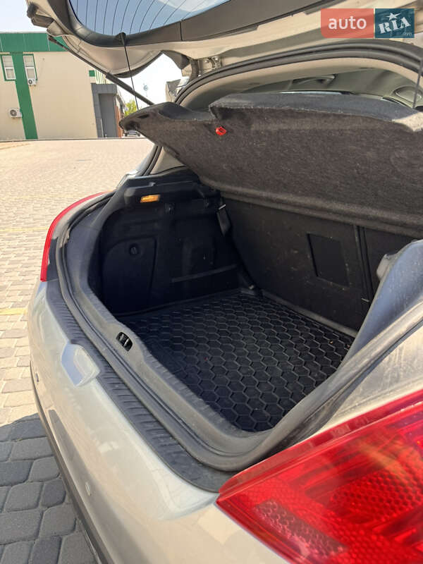 Хэтчбек Peugeot 308 2012 в Бориславе