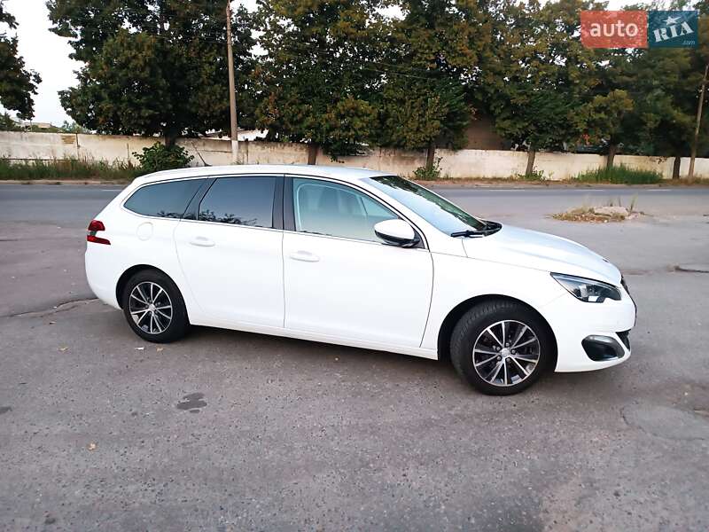 Універсал Peugeot 308 2014 в Чернігові