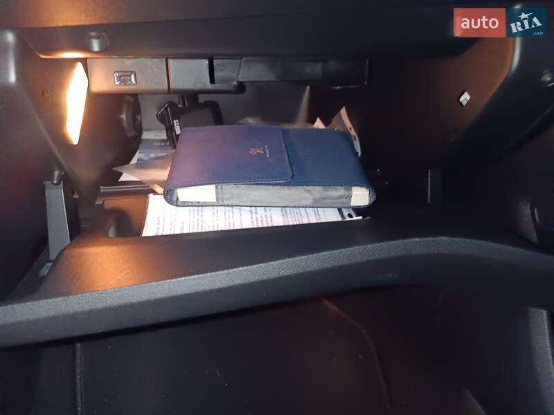 Універсал Peugeot 308 2014 в Чернігові