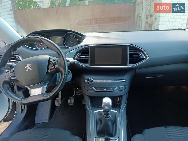 Універсал Peugeot 308 2014 в Чернігові
