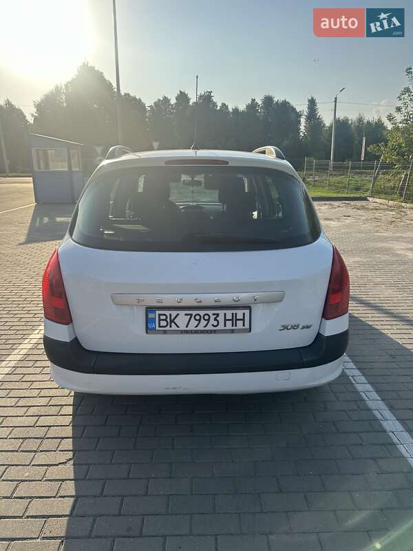 Универсал Peugeot 308 2010 в Дубно