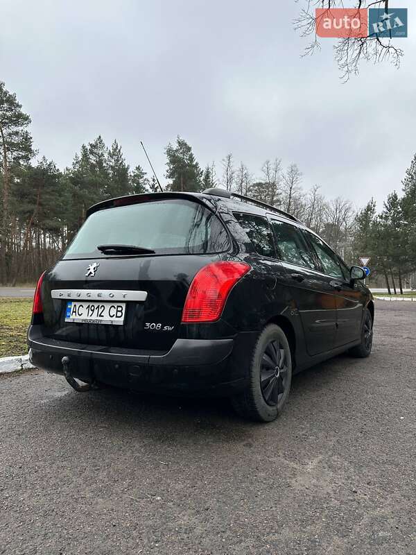 Универсал Peugeot 308 2010 в Киверцах