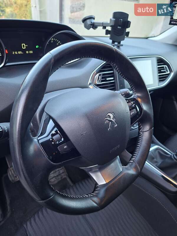 Универсал Peugeot 308 2015 в Дубно