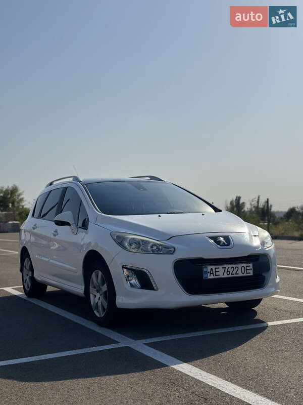 Хэтчбек Peugeot 308 2012 в Кривом Роге