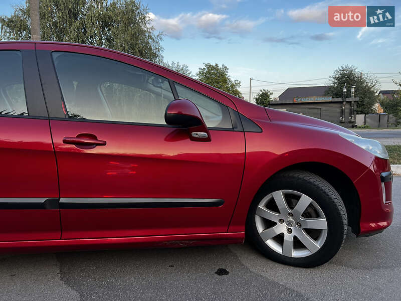 Хетчбек Peugeot 308 2010 в Василькові