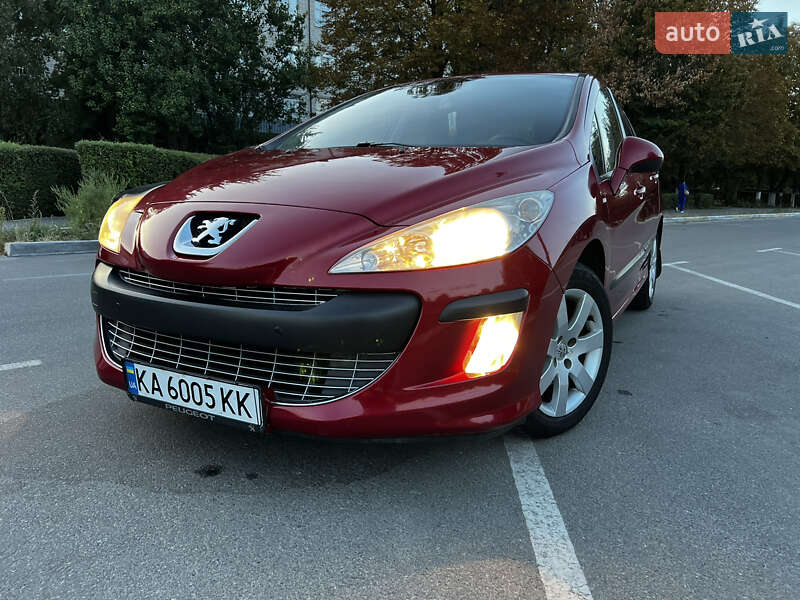 Хетчбек Peugeot 308 2010 в Василькові