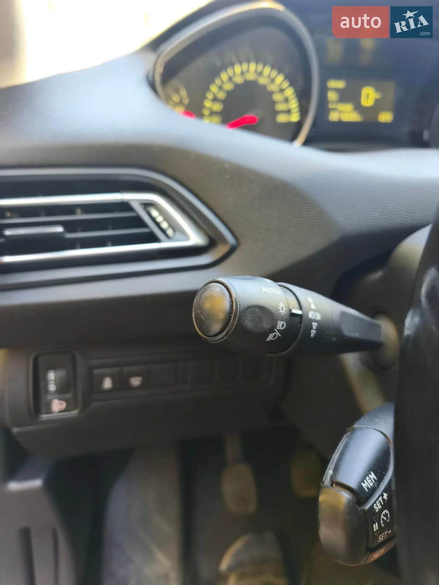 2015 Peugeot 308 - мініатюра 2