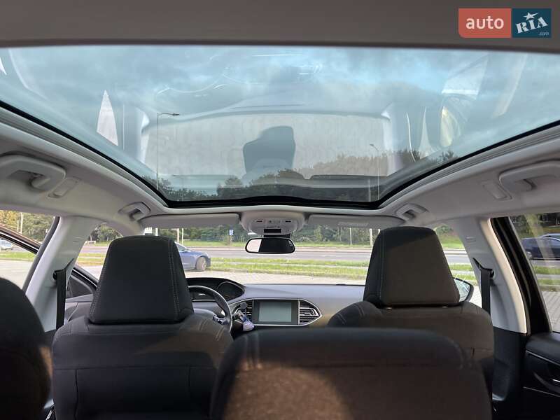 Універсал Peugeot 308 2015 в Львові