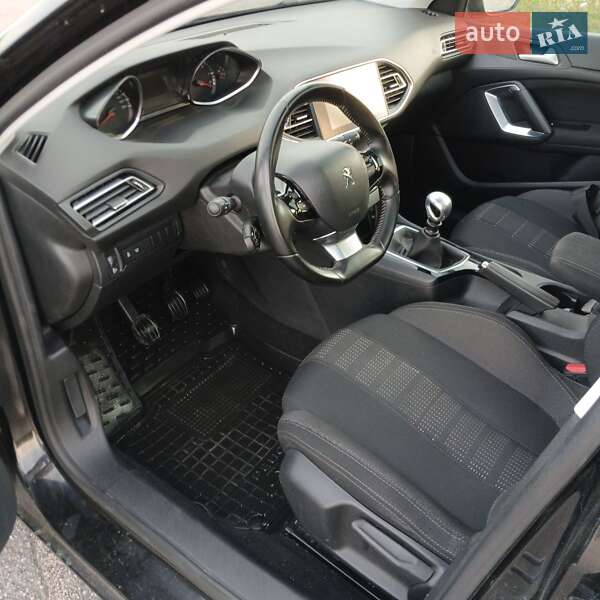 Универсал Peugeot 308 2015 в Александрие