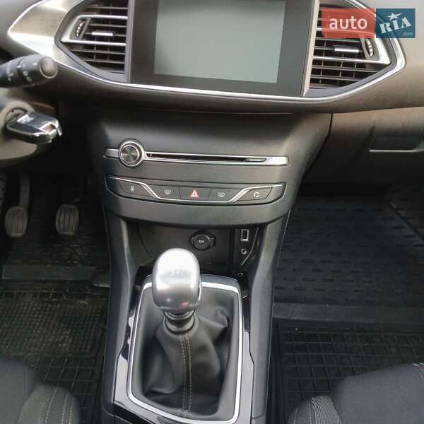 Универсал Peugeot 308 2015 в Александрие