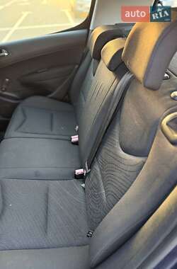 Хэтчбек Peugeot 308 2007 в 