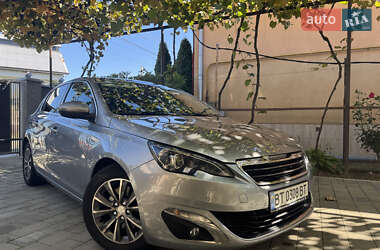 Хэтчбек Peugeot 308 2015 в Мукачево