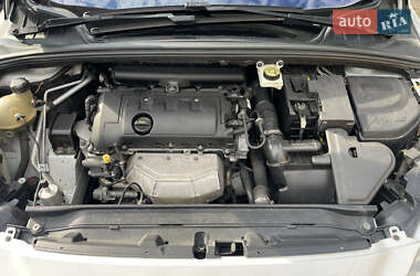 Универсал Peugeot 308 2011 в 