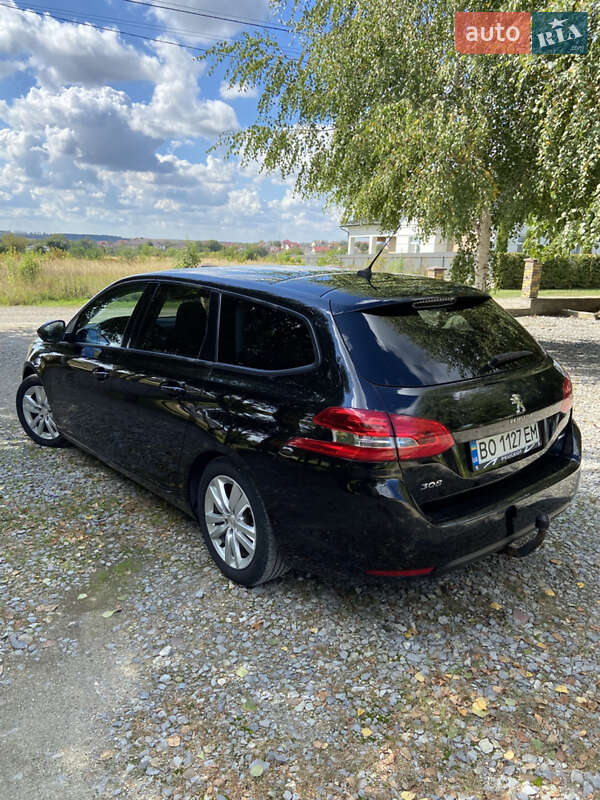 Универсал Peugeot 308 2015 в Залещиках
