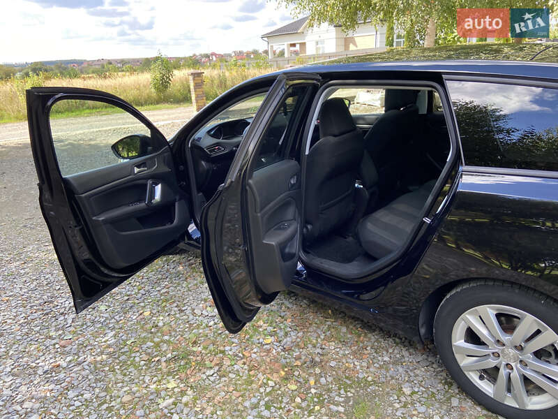 Универсал Peugeot 308 2015 в Залещиках