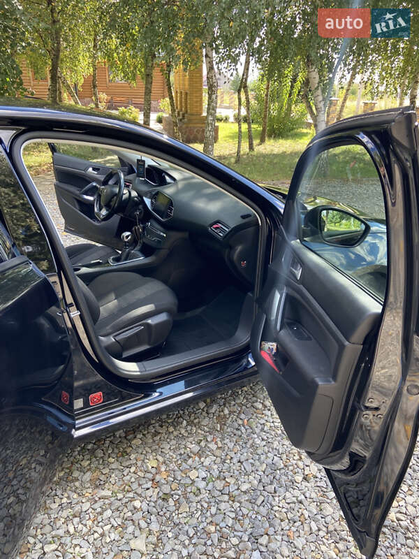 Универсал Peugeot 308 2015 в Залещиках