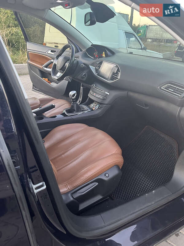 Універсал Peugeot 308 2015 в Луцьку