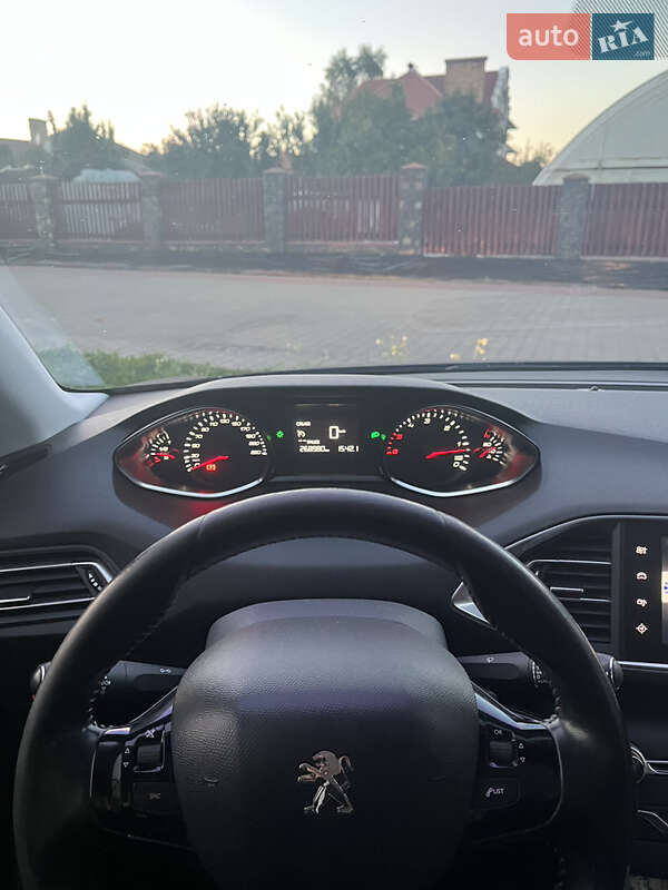 Універсал Peugeot 308 2015 в Луцьку