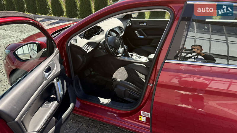 Хетчбек Peugeot 308 2016 в Хусті