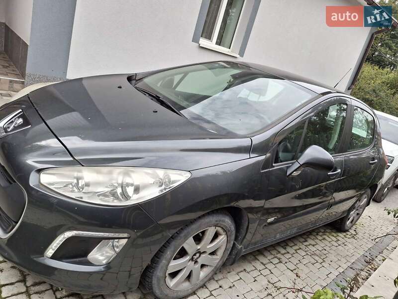 Хетчбек Peugeot 308 2013 в Тернополі